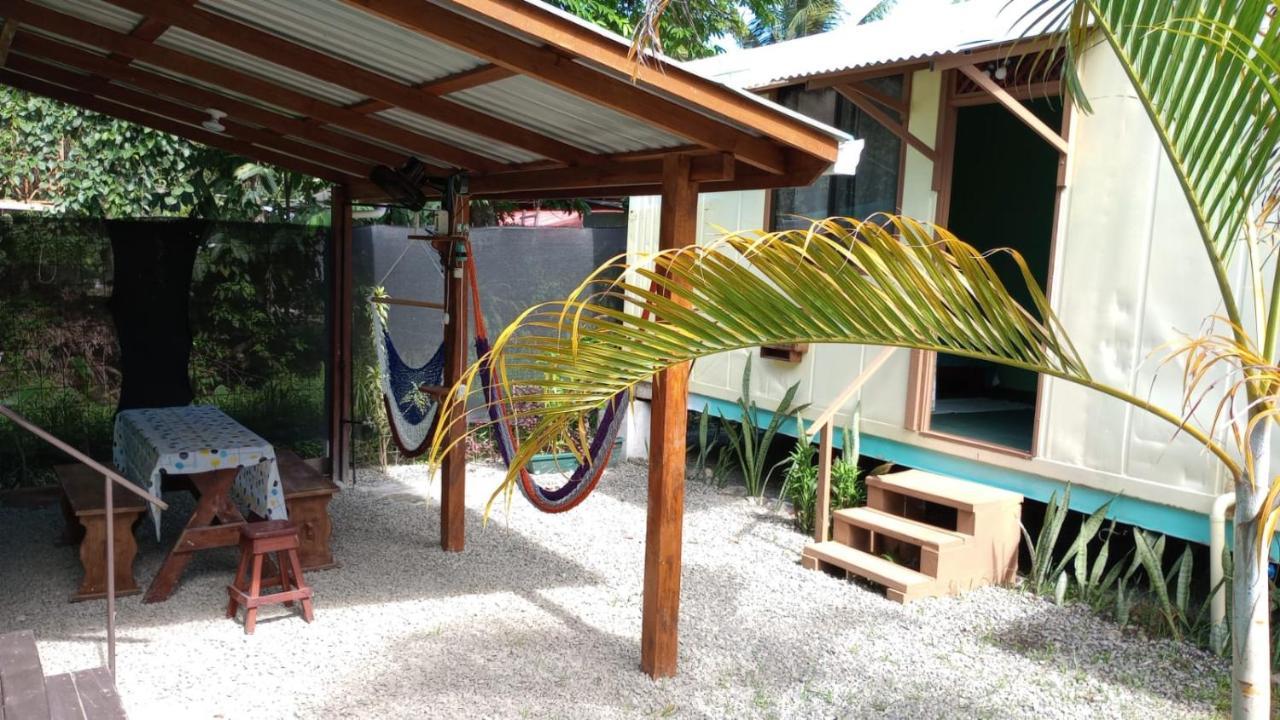 Container House Cahuita Hotel Eksteriør billede