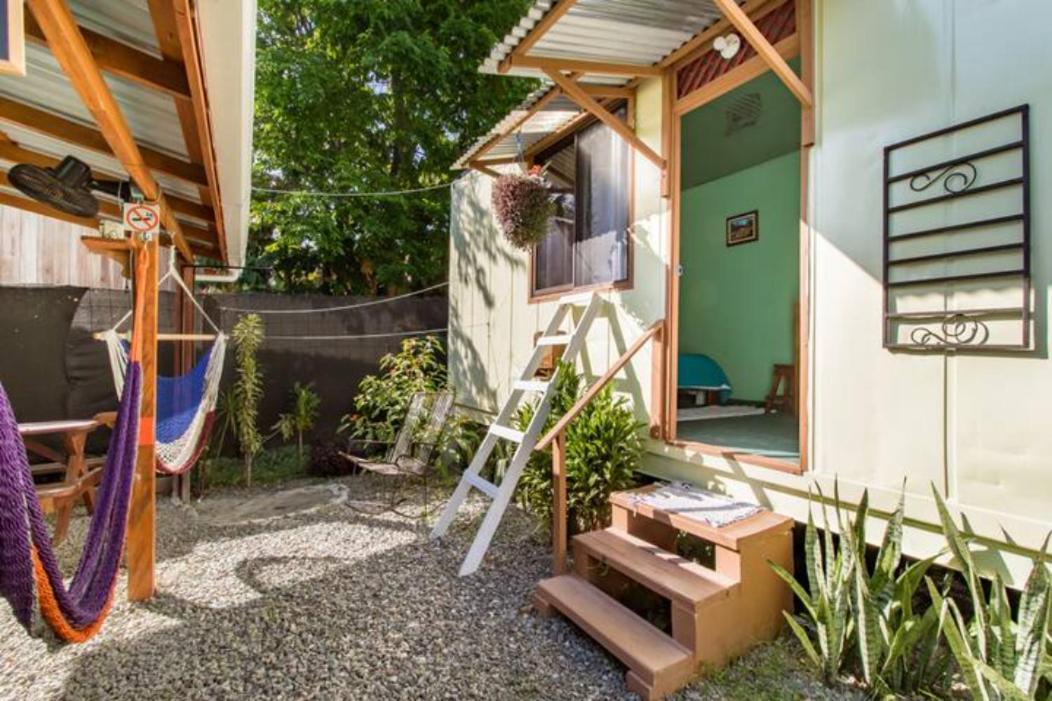 Container House Cahuita Hotel Eksteriør billede